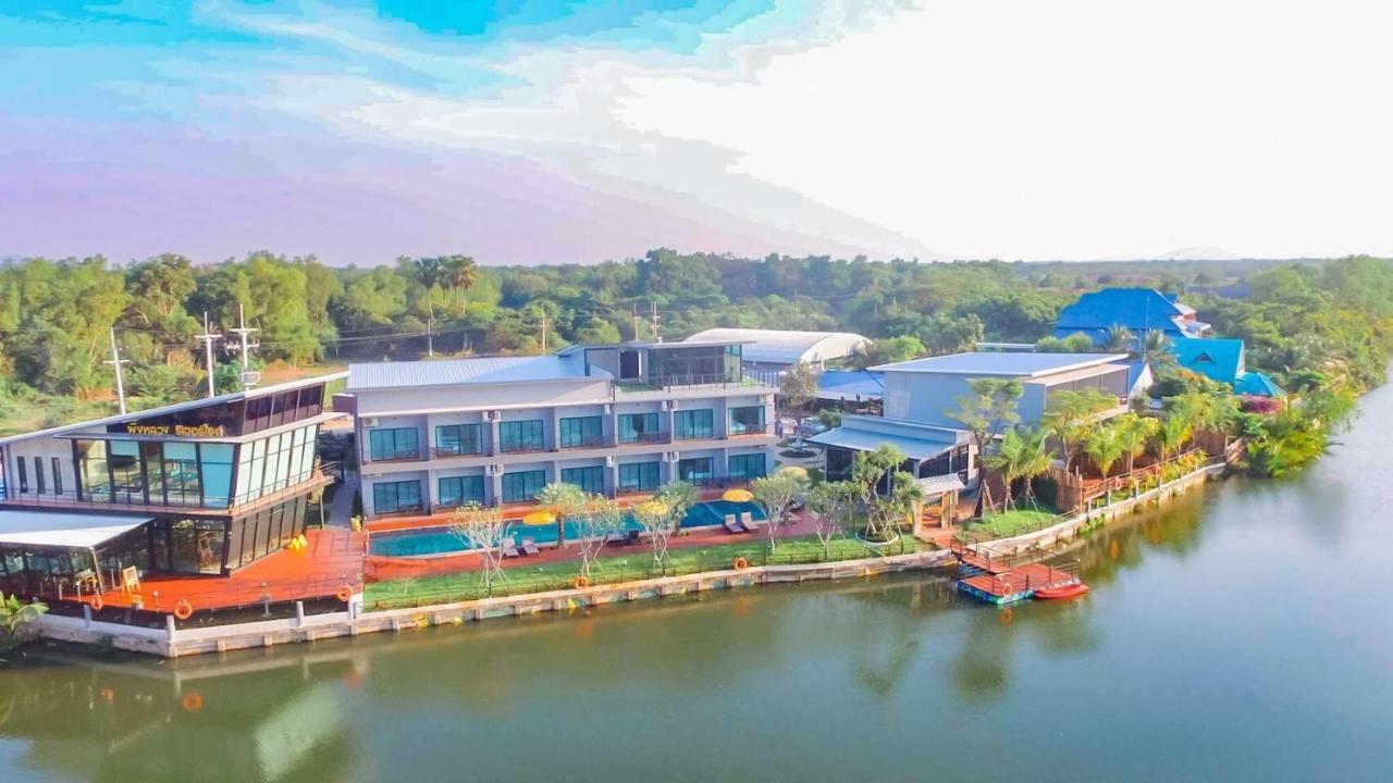 Phuengluang Riverside Hotel Чантабури Екстериор снимка