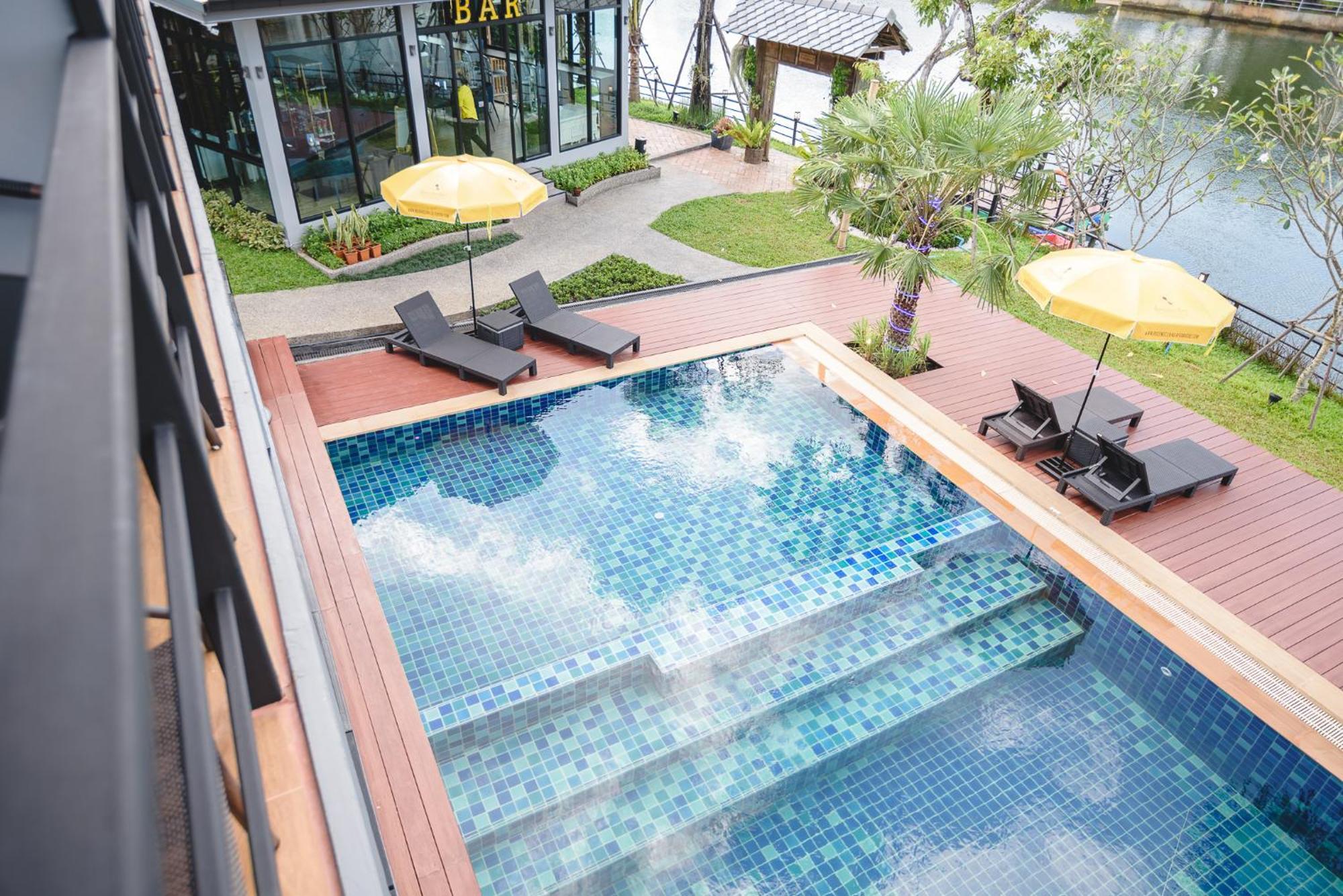 Phuengluang Riverside Hotel Чантабури Екстериор снимка