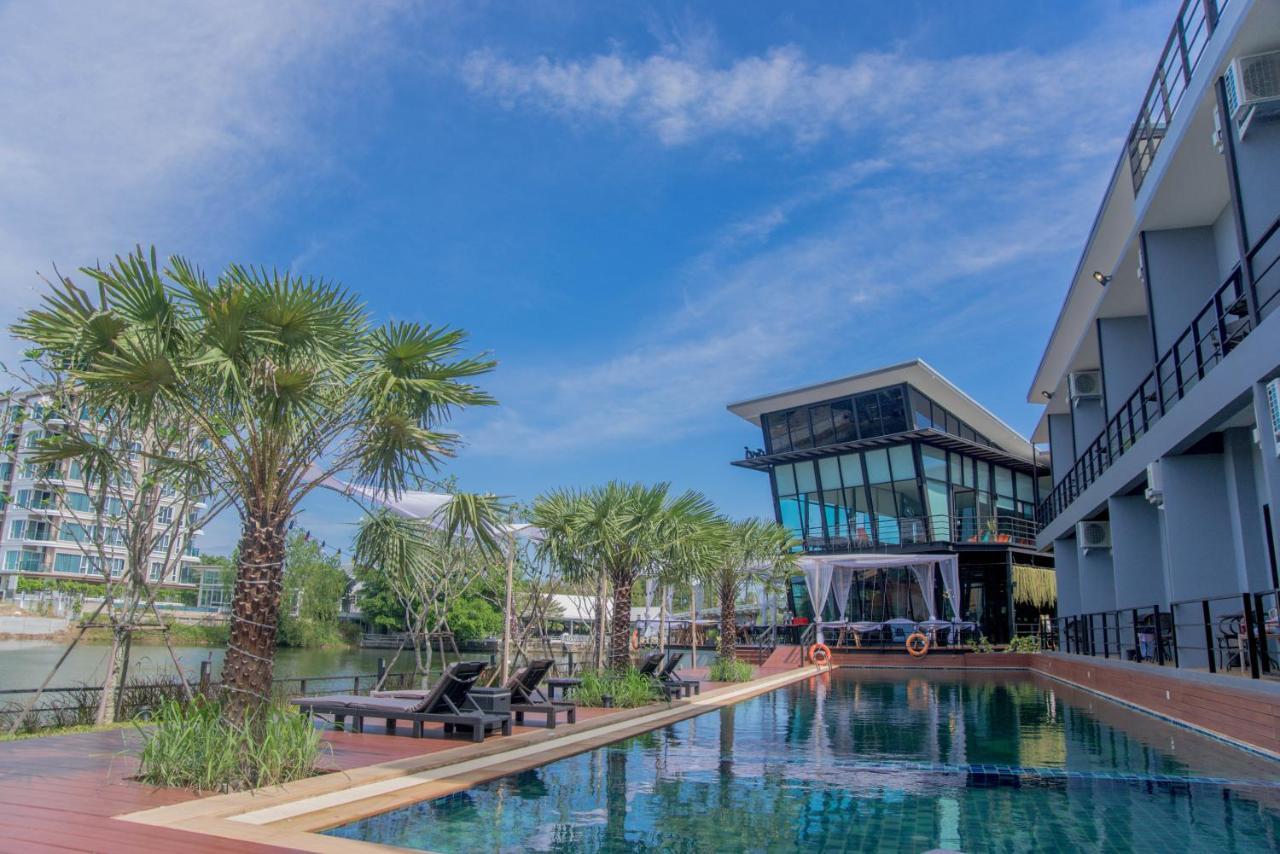 Phuengluang Riverside Hotel Чантабури Екстериор снимка